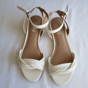 Brash White Swann Flat Sandals 5
